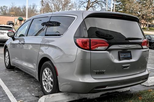 2017 Chrysler Pacifica Touring