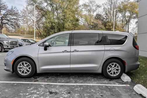 2017 Chrysler Pacifica Touring