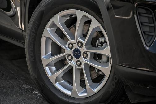 Agate Black Metallic 2022 Ford Escape SE