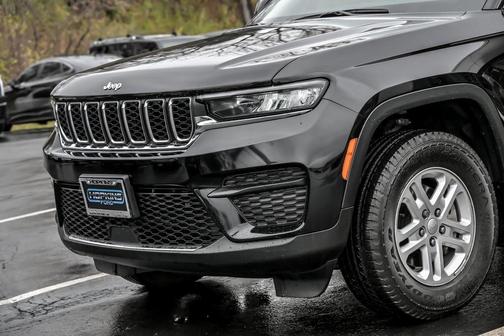 2022 Jeep Grand Cherokee Laredo