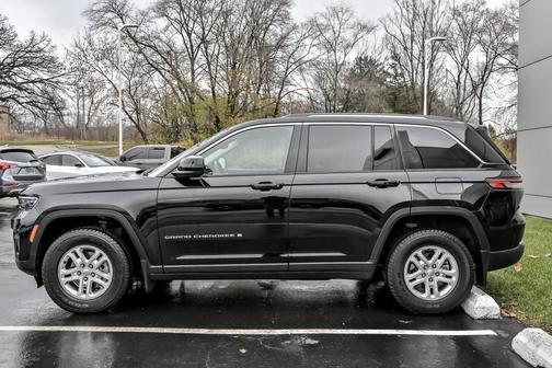 2022 Jeep Grand Cherokee Laredo