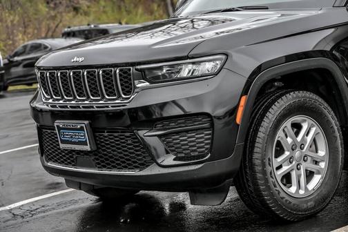 2022 Jeep Grand Cherokee Laredo