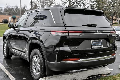 2022 Jeep Grand Cherokee Laredo