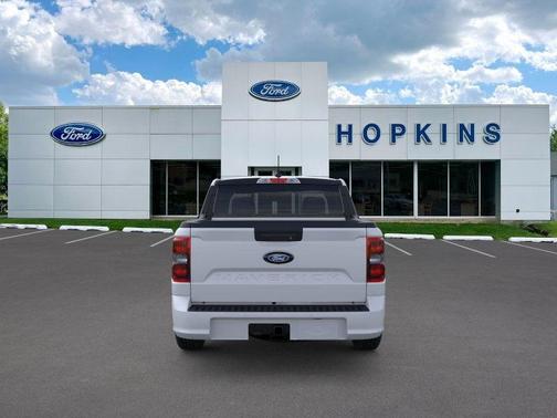 Space White Metallic 2026 Ford Maverick Lobo Standard