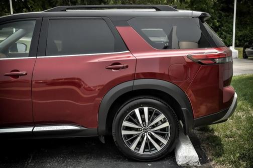 2022 Nissan Pathfinder Platinum