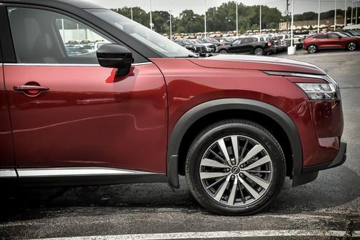 2022 Nissan Pathfinder Platinum