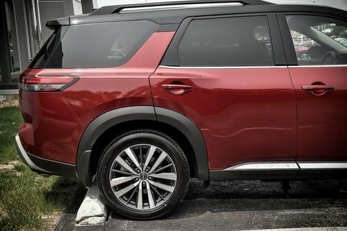 2022 Nissan Pathfinder Platinum