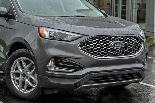 Gray Metallic 2024 Ford Edge SEL