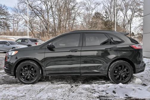 2022 Ford Edge SE