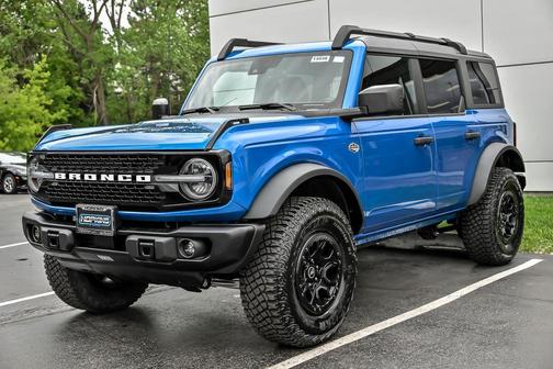 Velocity Blue Metallic 2023 Ford Bronco Wildtrak