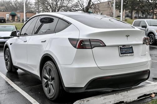 2024 Tesla Model Y Long Range