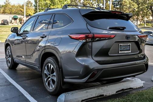 2021 Toyota Highlander Hybrid XLE