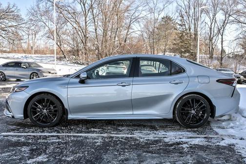 2021 Toyota Camry Hybrid XSE