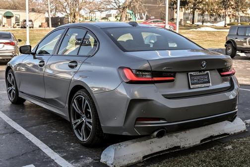 2023 BMW 330 i xDrive