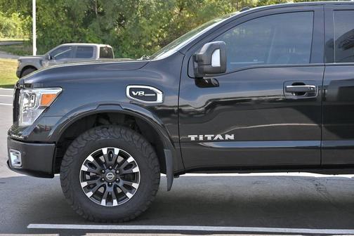 2017 Nissan Titan PRO-4X