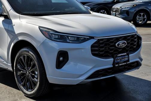 2025 Ford Escape ST-Line Elite