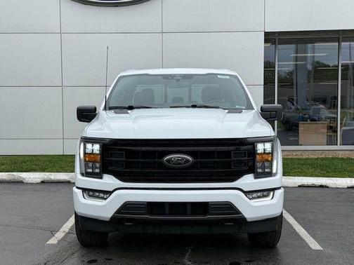 Oxford White 2023 Ford F-150 XLT