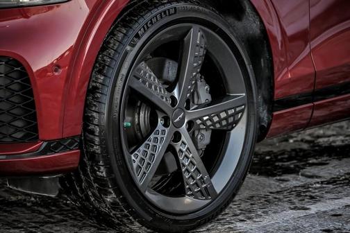 2024 Genesis GV70 2.5T