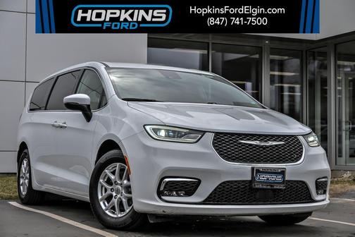 Bright White Clearcoat 2023 Chrysler Pacifica Touring-L