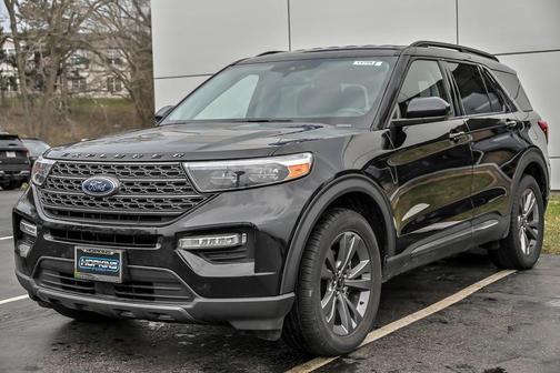 Agate Black Metallic 2022 Ford Explorer XLT