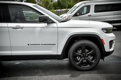 2022 Jeep Grand Cherokee Altitude