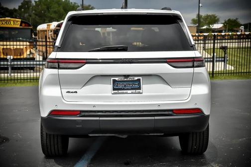 2022 Jeep Grand Cherokee Altitude