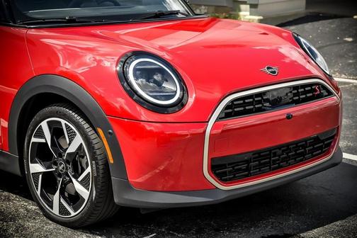 2025 MINI Hardtop ICONIC