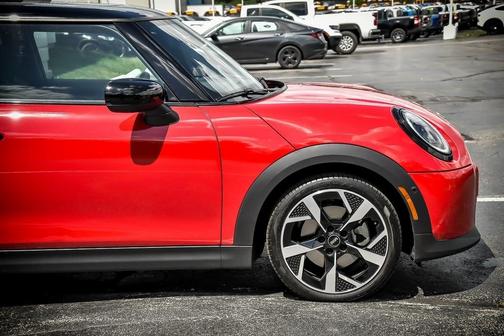 2025 MINI Hardtop ICONIC
