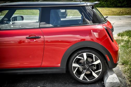 2025 MINI Hardtop ICONIC