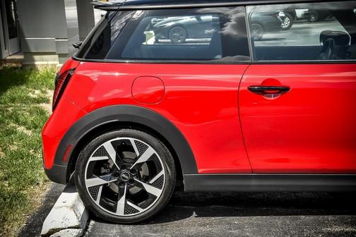 2025 MINI Hardtop ICONIC