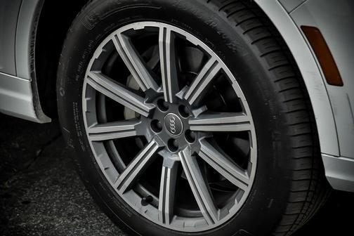 2019 Audi Q7 55 Premium Plus