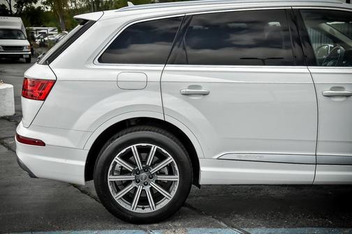 2019 Audi Q7 55 Premium Plus