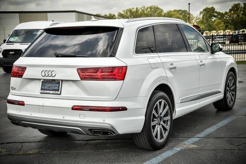 2019 Audi Q7 55 Premium Plus