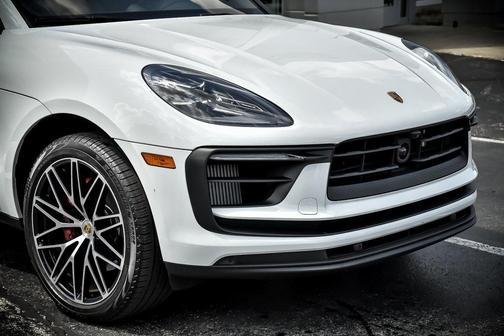 2024 Porsche Macan S