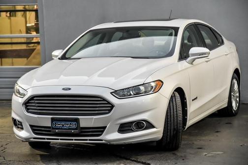 Photo 3 of 26 of 2013 Ford Fusion Hybrid SE