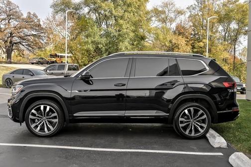 2022 Volkswagen Atlas 3.6L SEL Premium R-Line