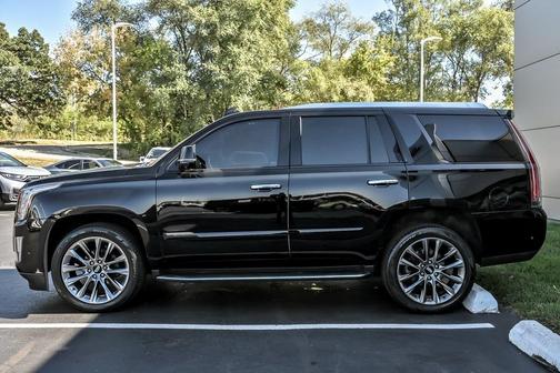 2020 Cadillac Escalade Luxury