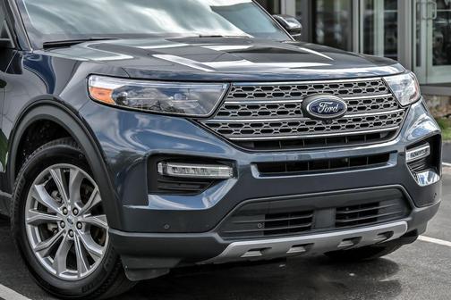 Blue Metallic 2023 Ford Explorer Limited