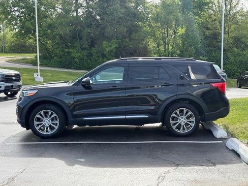 Agate Black Metallic 2023 Ford Explorer XLT