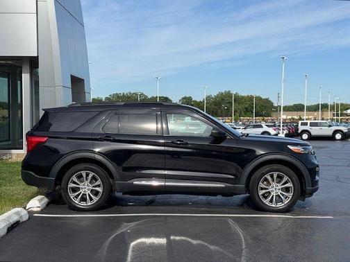 Agate Black Metallic 2023 Ford Explorer XLT