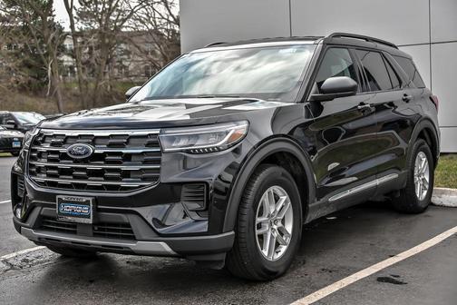 Black Metallic 2025 Ford Explorer Active