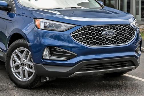 Blue Metallic 2024 Ford Edge SEL