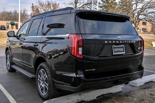 2025 Ford Expedition Active