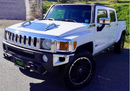 2010 Hummer H3T Base