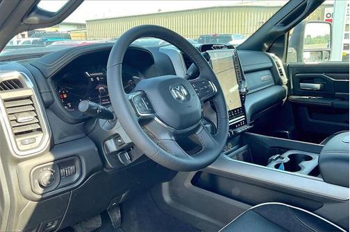 2025 RAM 2500 Laramie Crew Cab 4x4 8' Box