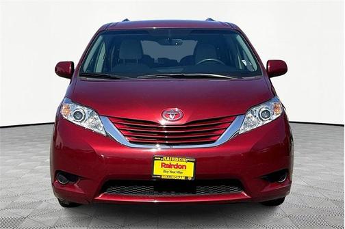 2016 Toyota Sienna LE