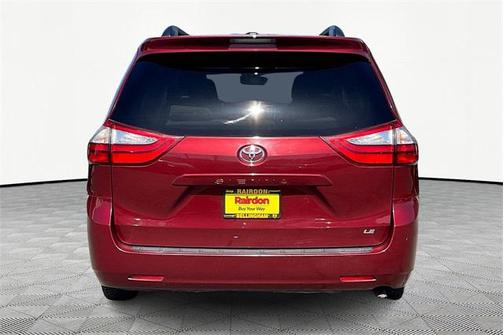 2016 Toyota Sienna LE