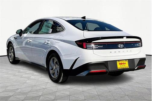 2025 Hyundai SONATA SE