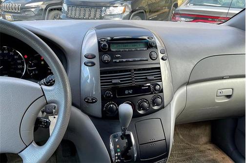 2006 Toyota Sienna CE