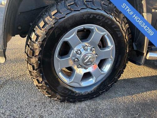 2017 RAM 2500 Big Horn Crew Cab 4x4 8' Box